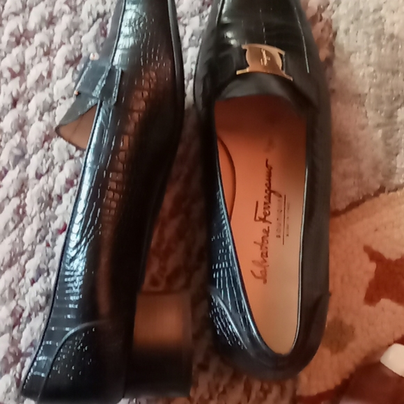 Shoes - Picture 3 of 4